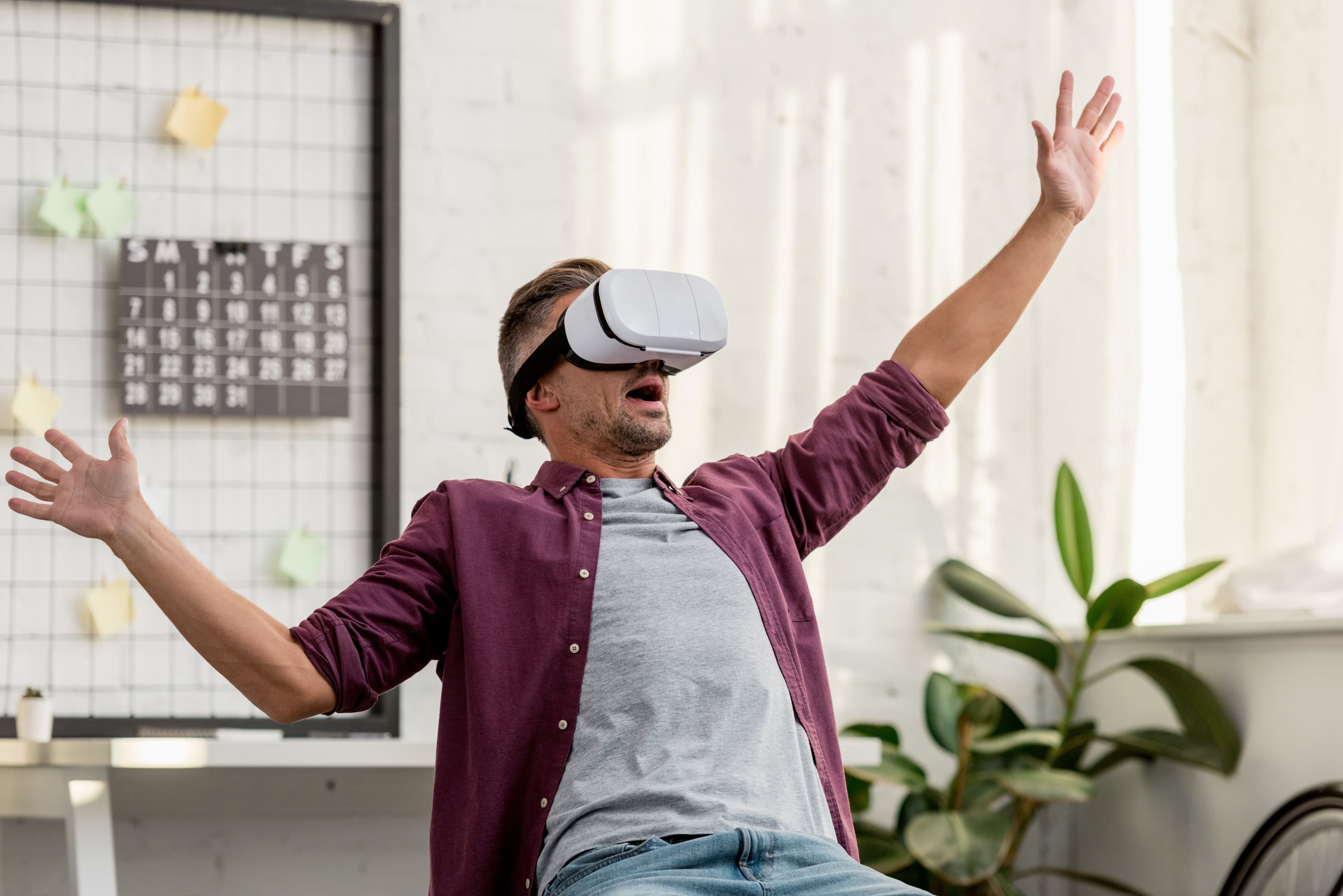 Core advantages and features of a VR workspace that enable its business applications